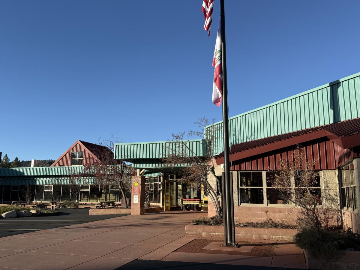 Glenshire Elementary School - Main Entrance